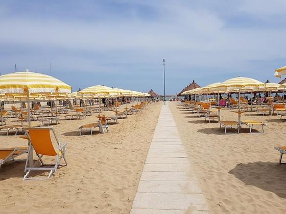 Tramonti Apartments Pescara Bagian luar foto