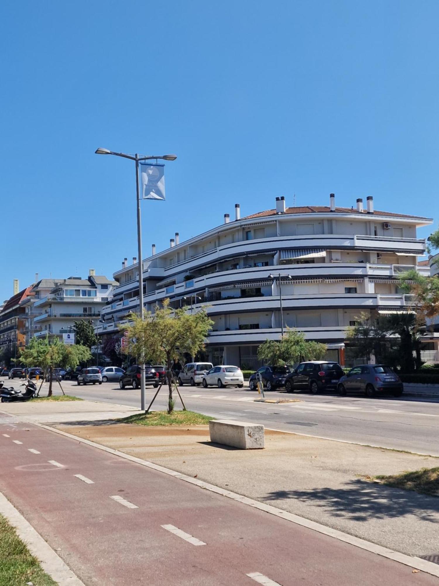 Tramonti Apartments Pescara Bagian luar foto
