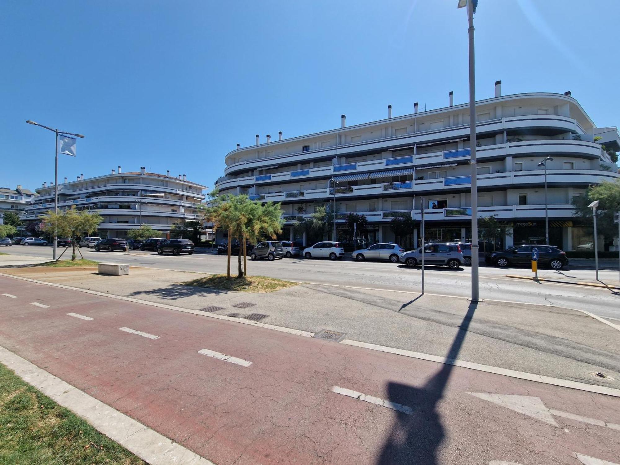 Tramonti Apartments Pescara Bagian luar foto